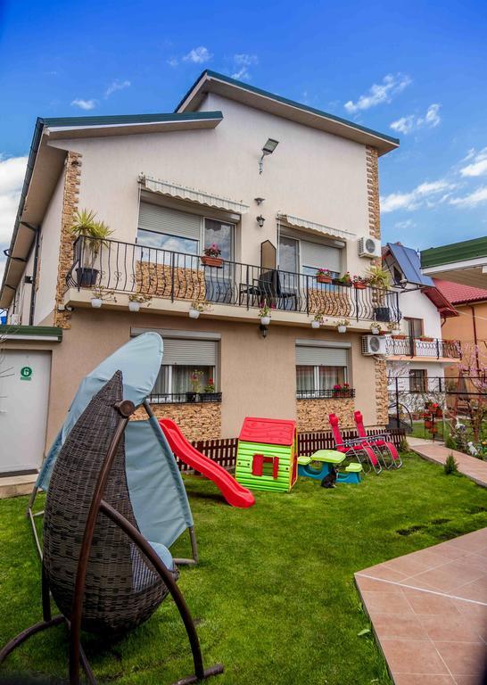 Floare De Iris Hotel Вама Веке Екстериор снимка
