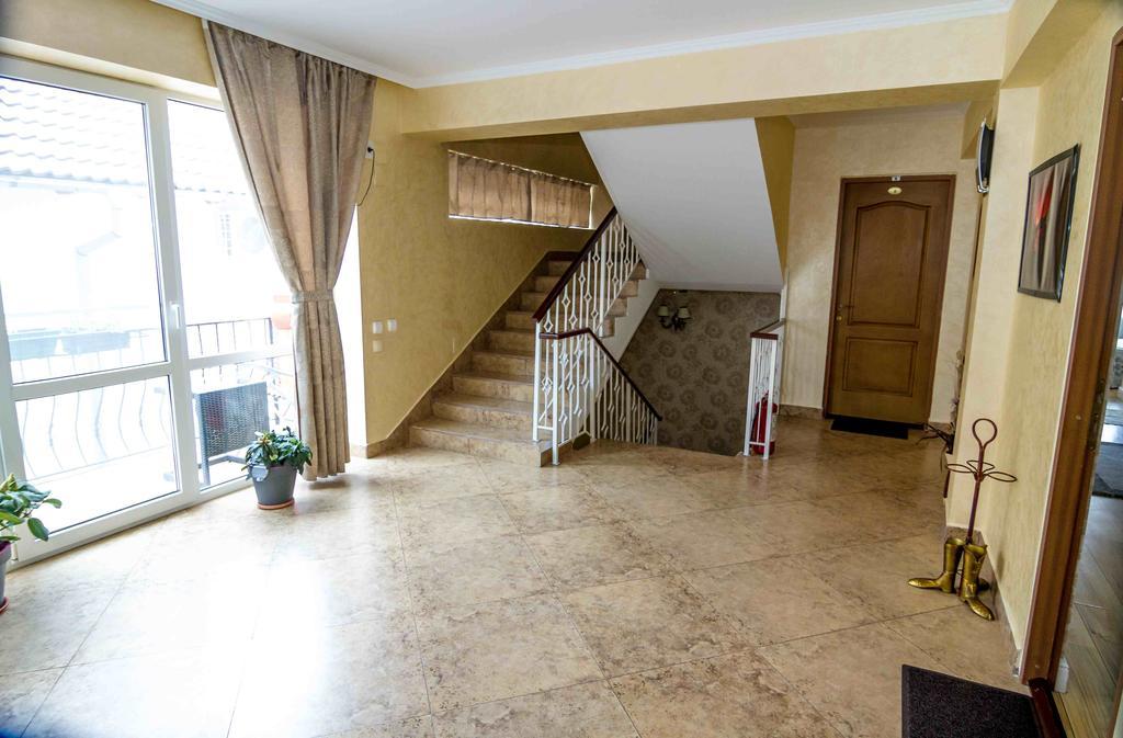Floare De Iris Hotel Вама Веке Екстериор снимка