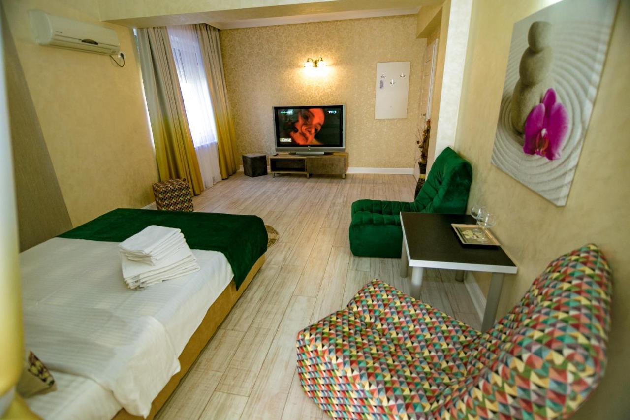 Floare De Iris Hotel Вама Веке Екстериор снимка